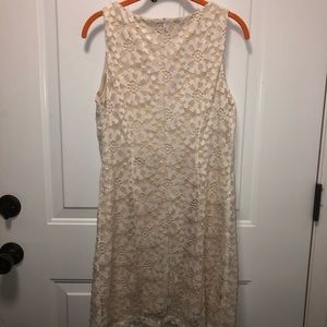 Lace dress, sleeveless